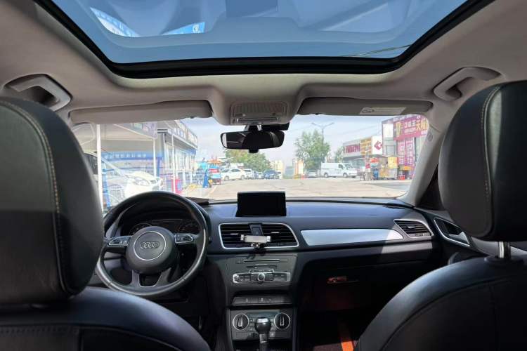 Used Audi Q3 2018 30th Anniversary Edition 30 TFSI Fashion Model Interior 2