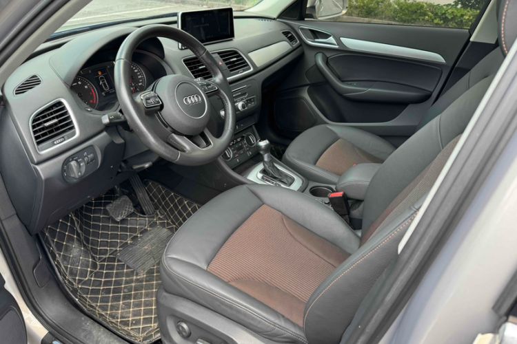 Used Audi Q3 2018 30 TFSI Fashion Edition Collector's Version Interior 2