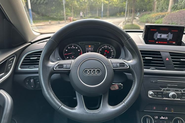 Used Audi Q3 2018 30th Anniversary Edition 30 TFSI Fashion Model Interior 2