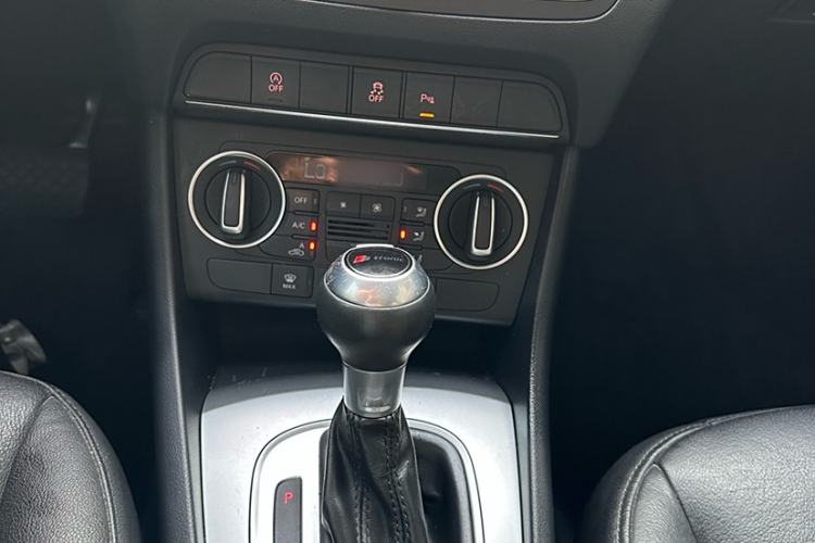 Used Audi Q3 2018 30th Anniversary Edition 30 TFSI Fashion Model Interior 3