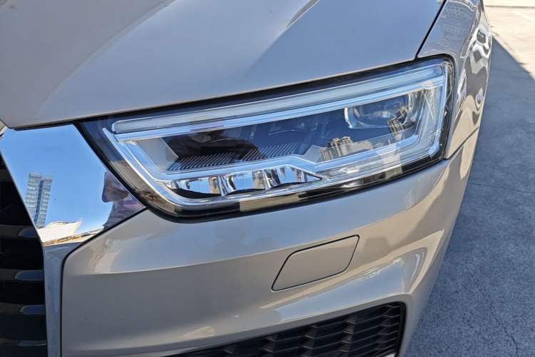 Used Audi Q3 2018 30th Anniversary Edition 35 TFSI Sport Model Left Front Headlight