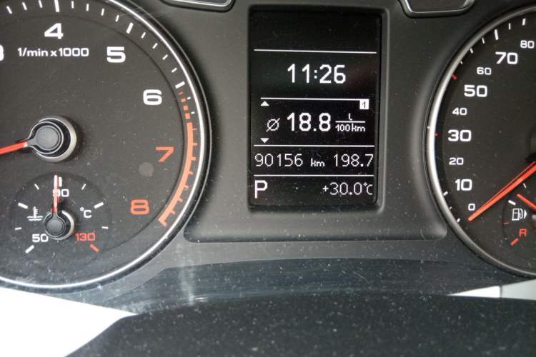 Used Audi Q3 2018 30th Anniversary Edition 35 TFSI Fashion Model Odometer Close Up