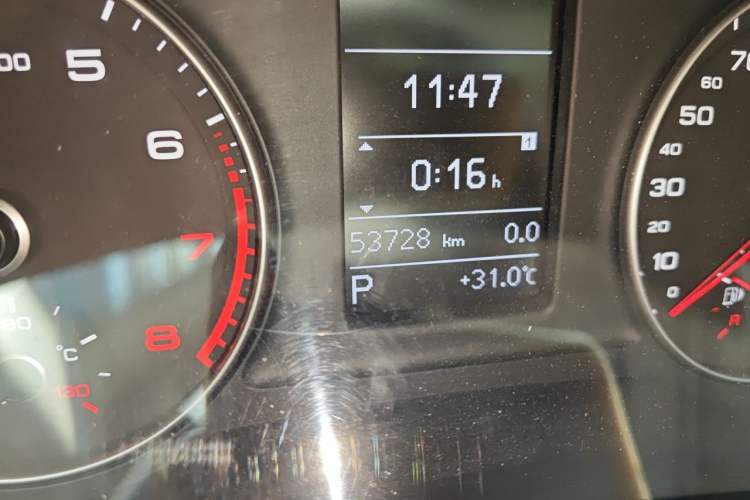 Used Audi Q3 2018 30th Anniversary Edition 30 TFSI Fashion Model Odometer Close Up