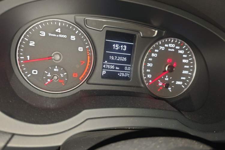 Used Audi Q3 2018 30th Anniversary Edition 35 TFSI Fashion Model Odometer Close Up