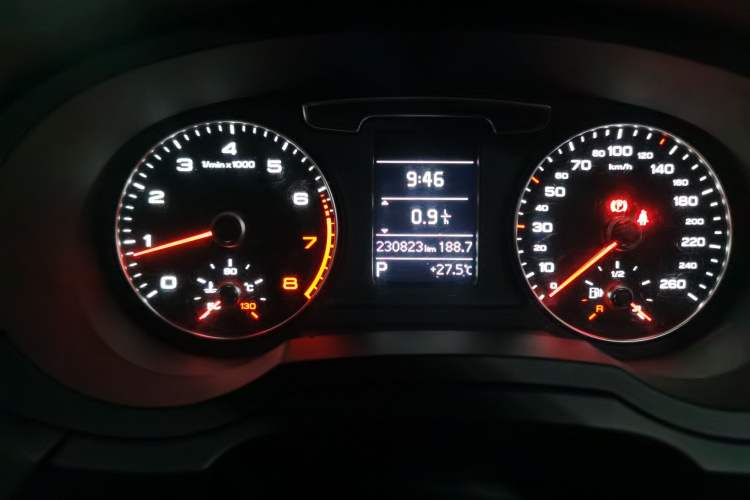 Used Audi Q3 2018 30th Anniversary Edition 30 TFSI Fashion Model Odometer Close Up