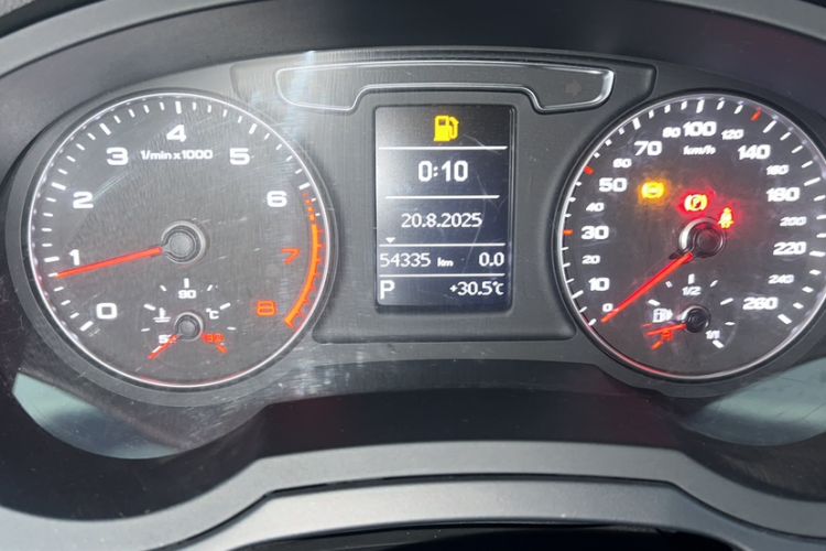 Used Audi Q3 2018 30 TFSI Fashion Edition Collector's Version Odometer Close Up