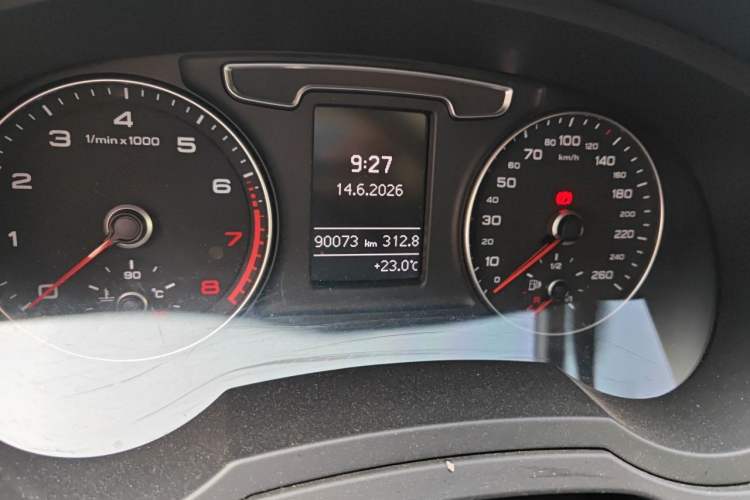 Used Audi Q3 2018 30th Anniversary Edition 30 TFSI Fashion Model Odometer Close Up