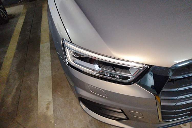 Used Audi Q3 2018 30th Anniversary Edition 30 TFSI Fashion Model Right Front Headlight