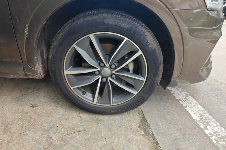 Used Audi Q3 2018 30 TFSI Fashion Edition Collector's Version Right Front Wheel Hub