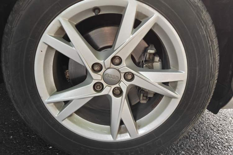 Used Audi Q3 2018 30th Anniversary Edition 30 TFSI Fashion Model Right Front Wheel Hub