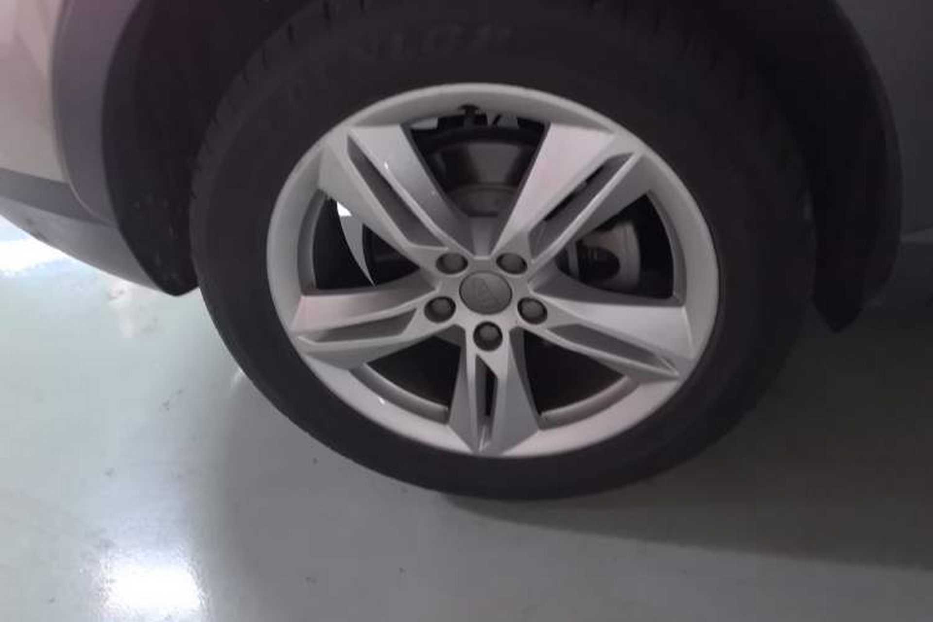 Used Audi Q3 2018 30th Anniversary Edition 30 TFSI Style Model Right Rear Wheel Hub