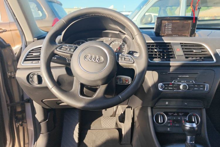 Used Audi Q3 2018 30th Anniversary Edition 30 TFSI Fashion Model Steering Wheel