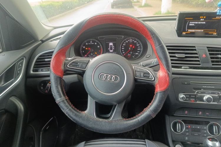 Used Audi Q3 2018 30 TFSI Fashion Edition Collector's Model Steering Wheel