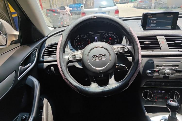 Used Audi Q3 2018 30th Anniversary Edition 30 TFSI Fashion Model Steering Wheel
