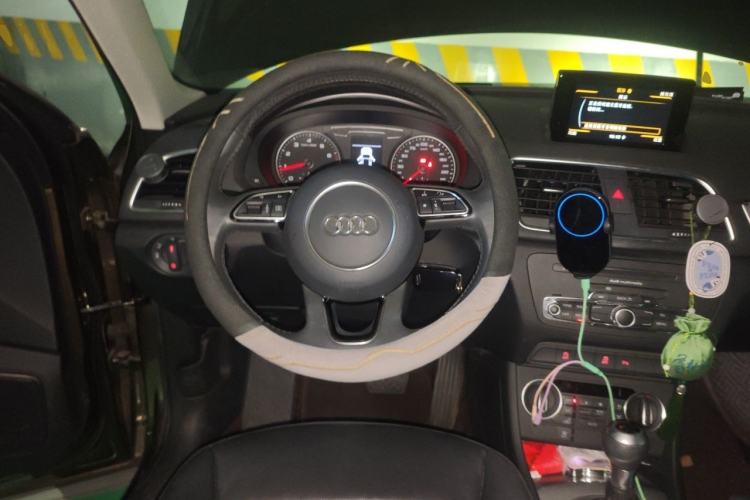 Used Audi Q3 2018 30th Anniversary Edition 35 TFSI Fashion Model Steering Wheel