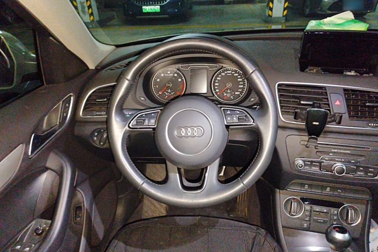 Used Audi Q3 2018 30th Anniversary Edition 30 TFSI Fashion Model Steering Wheel