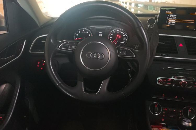 Used Audi Q3 2018 30th Anniversary Edition 30 TFSI Fashion Model Steering Wheel