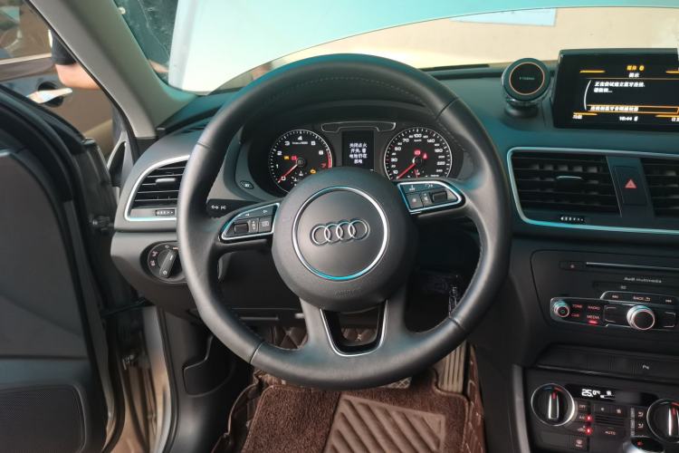 Used Audi Q3 2018 30 TFSI Fashion Edition Collector's Version Steering Wheel