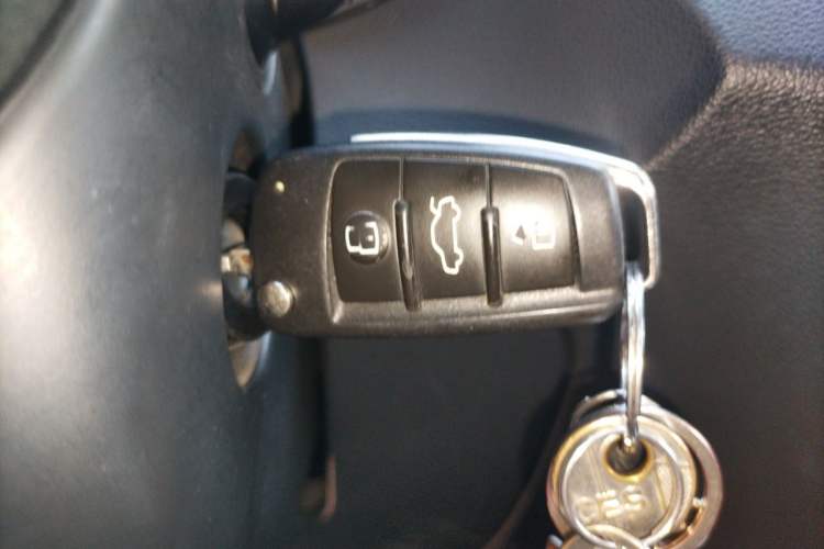 Used Audi Q3 2018 30th Anniversary Edition 30 TFSI Fashion Model Vehicle Key