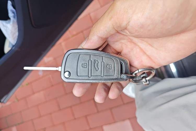 Used Audi Q3 2018 30th Anniversary Edition 30 TFSI Fashion Model Vehicle Key