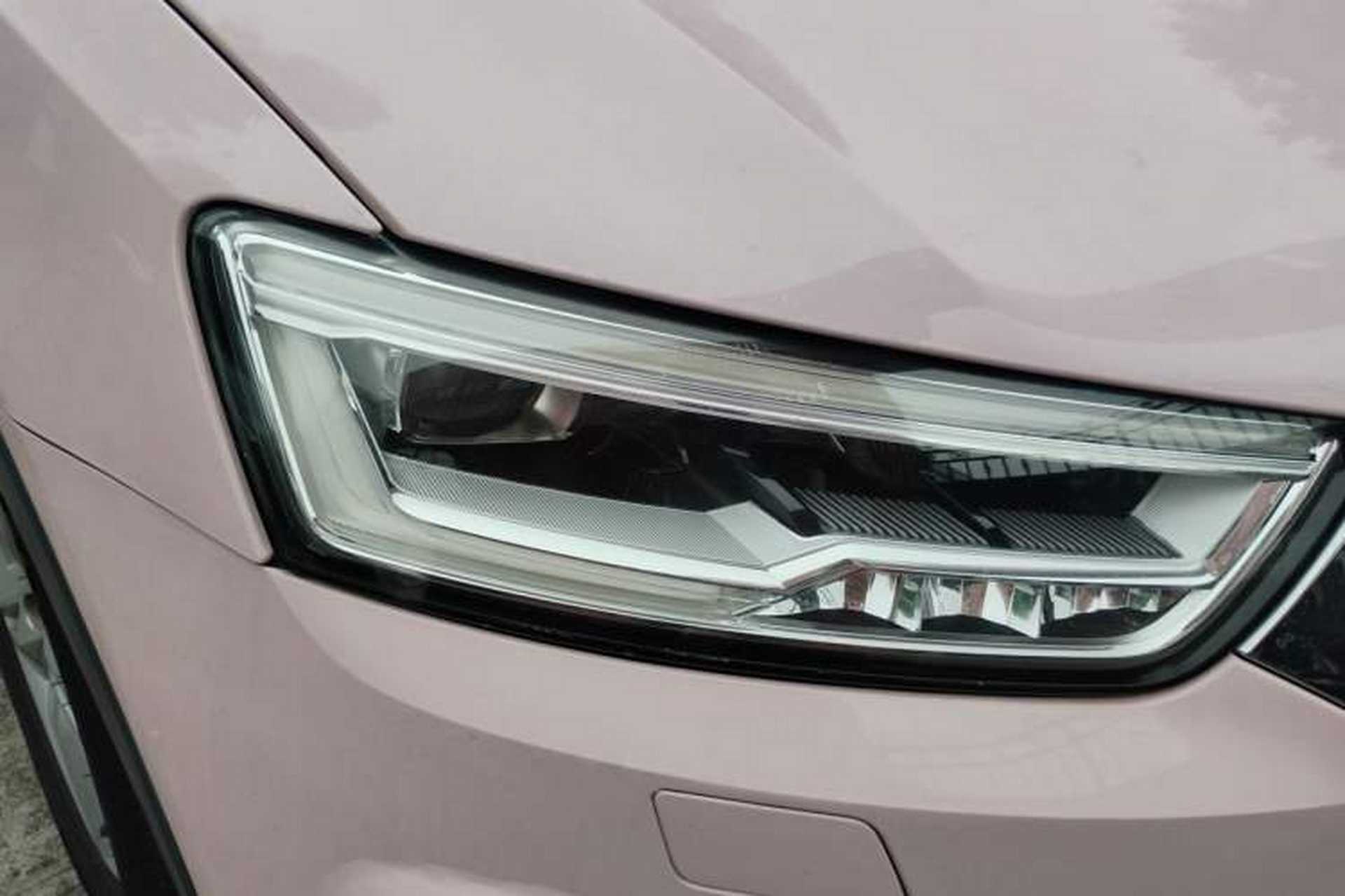 Used Audi Q3 2018 30th Anniversary Edition 30 TFSI Style Model Right Front Headlight