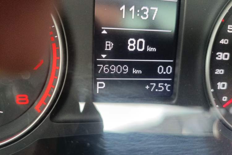 Used Audi Q3 2018 30th Anniversary Edition 30 TFSI Fashion Model Odometer Close Up