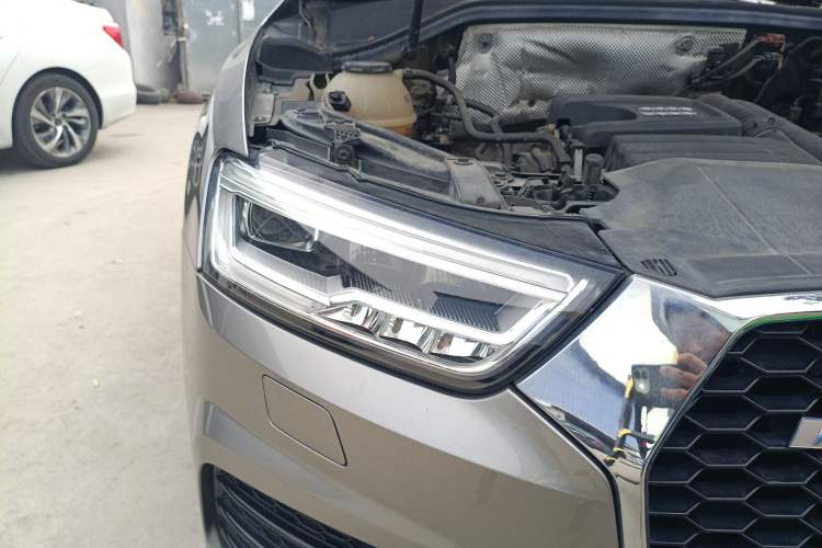 Used Audi Q3 2018 30th Anniversary Edition 30 TFSI Fashion Model Right Front Headlight