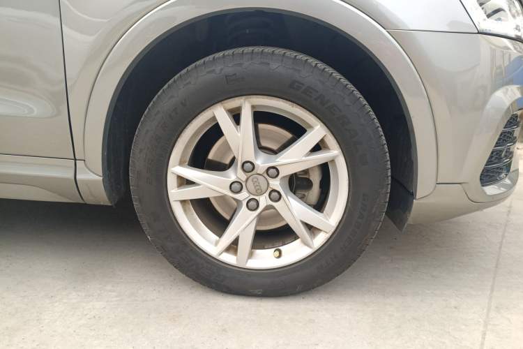 Used Audi Q3 2018 30th Anniversary Edition 30 TFSI Fashion Model Right Front Wheel Hub
