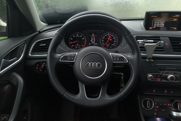 Used Audi Q3 2018 30th Anniversary Edition 30 TFSI Fashion Model Steering Wheel