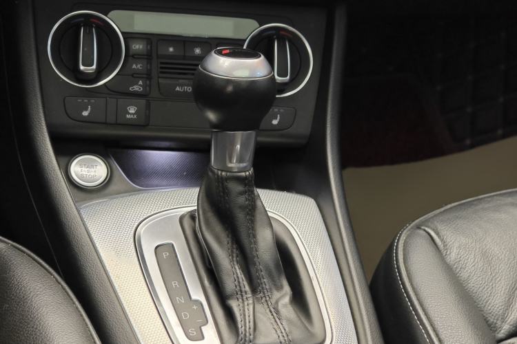 Used Audi Q3 2018 30th Anniversary Edition 30 TFSI Style Model Gear Lever