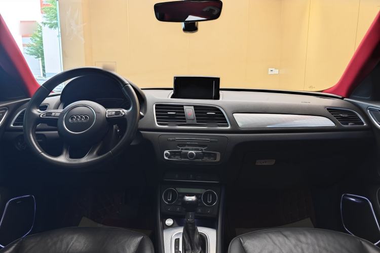 Used Audi Q3 2018 30th Anniversary Edition 30 TFSI Style Model Interior 8