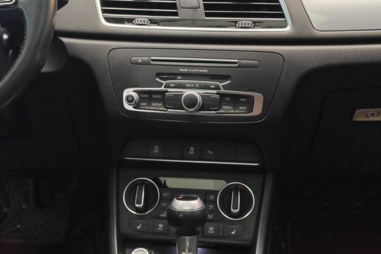 Used Audi Q3 2018 30th Anniversary Edition 30 TFSI Style Model Interior 9