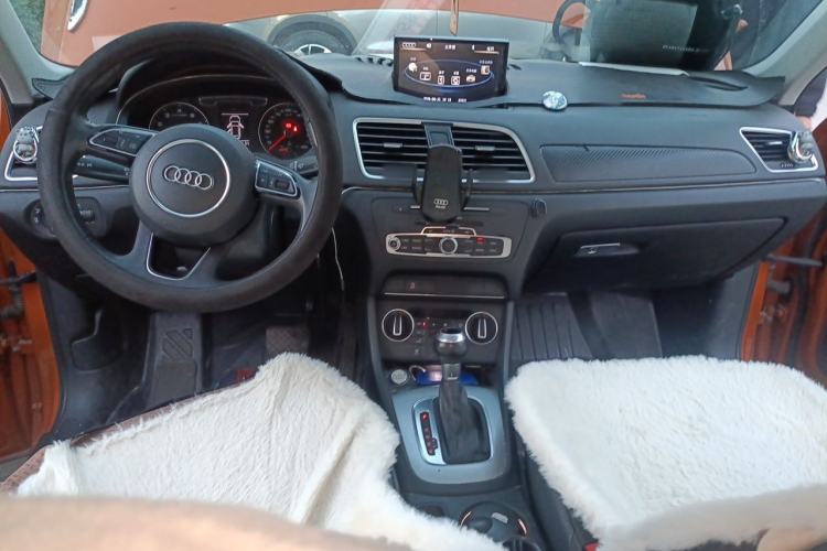 Used Audi Q3 2018 30th Anniversary Edition 35 TFSI Fashion Model Center Console