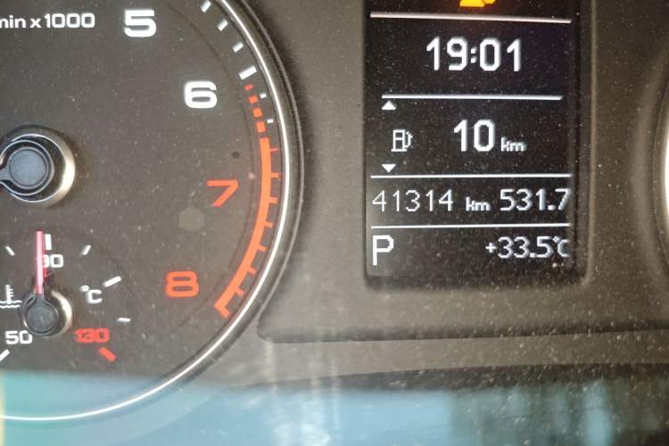 Used Audi Q3 2018 30th Anniversary Edition 30 TFSI Style Model Odometer Close Up