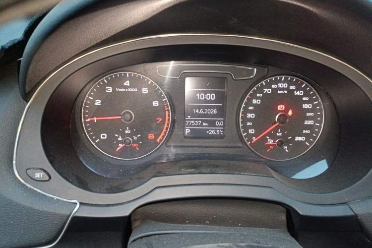 Used Audi Q3 2018 30th Anniversary Edition 35 TFSI Fashion Model Odometer Close Up