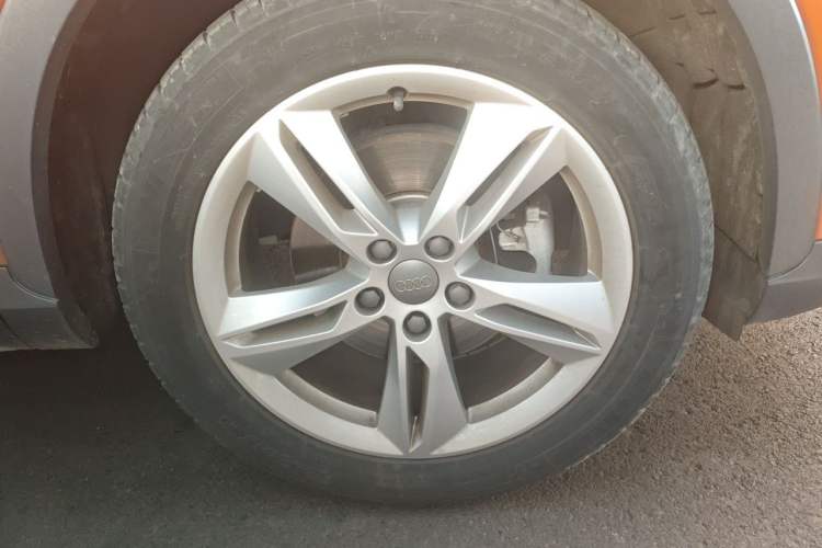 Used Audi Q3 2018 30th Anniversary Edition 30 TFSI Style Model Right Front Wheel Hub