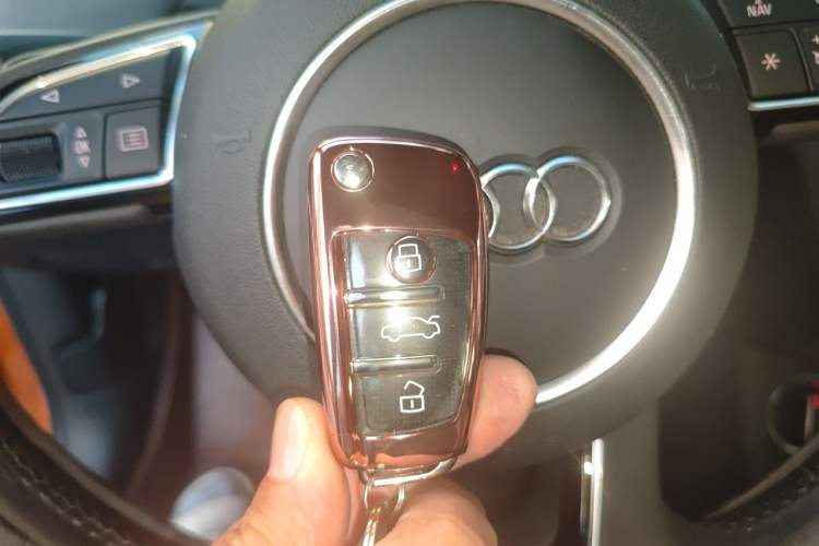 Used Audi Q3 2018 30th Anniversary Edition 30 TFSI Style Model Vehicle Key