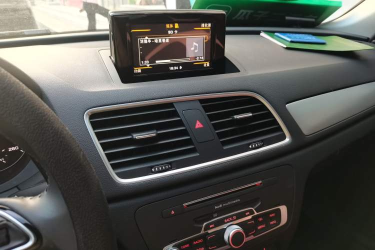 Used Audi Q3 2018 30th Anniversary Edition 35 TFSI Fashion Model Audio And AC Panel