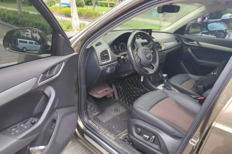 Used Audi Q3 2018 30 TFSI Fashion Edition Collector's Version Driver Seat