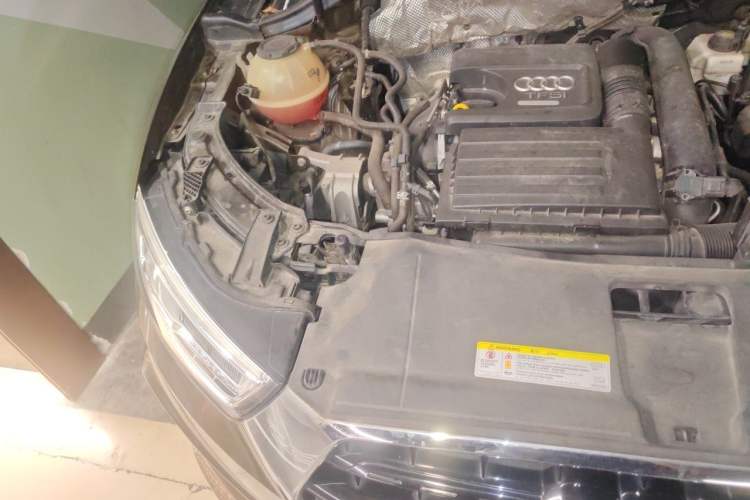 Used Audi Q3 2018 30 TFSI Fashion Edition Collector's Version Engine Bay Right