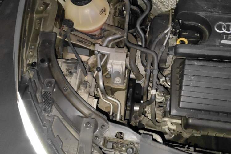 Used Audi Q3 2018 30th Anniversary Edition 30 TFSI Fashion Model Engine Bay Right