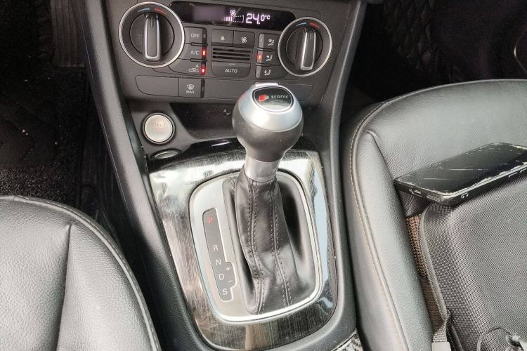 Used Audi Q3 2018 30th Anniversary Edition 30 TFSI Fashion Model Gear Lever