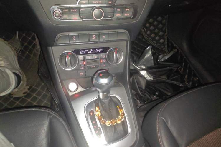 Used Audi Q3 2018 30 TFSI Fashion Edition Collector's Version Gear Lever