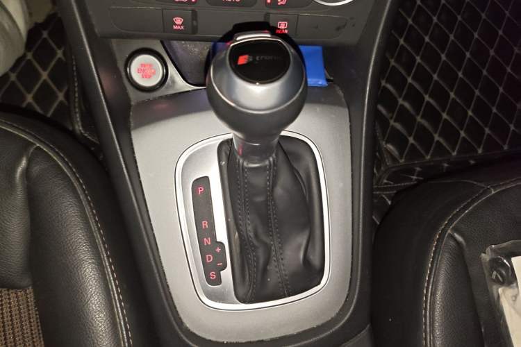 Used Audi Q3 2018 30th Anniversary Edition 30 TFSI Fashion Model Gear Lever