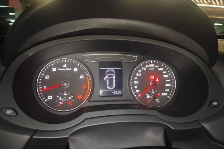 Used Audi Q3 2018 30 TFSI Fashion Edition Collector's Version Instrument Cluster