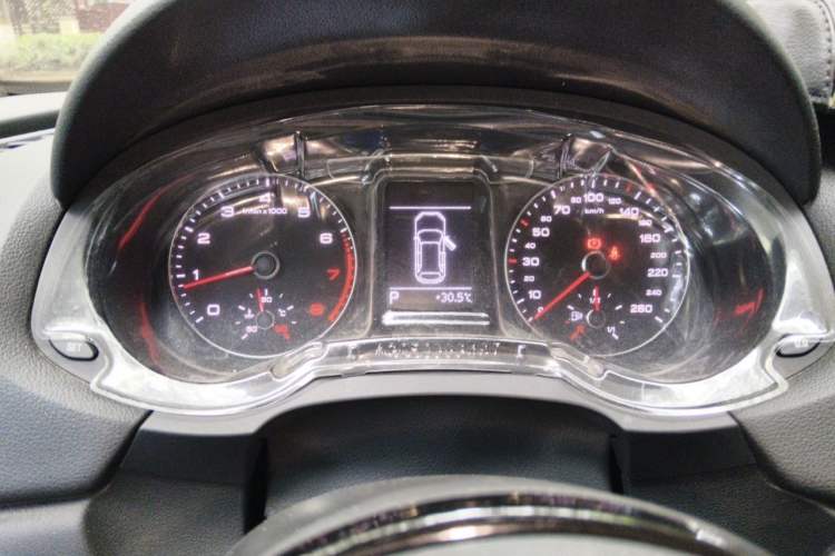 Used Audi Q3 2018 30th Anniversary Edition 30 TFSI Fashion Model Instrument Cluster