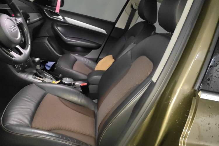 Used Audi Q3 2018 30th Anniversary Edition 30 TFSI Fashion Model Left Front Seat