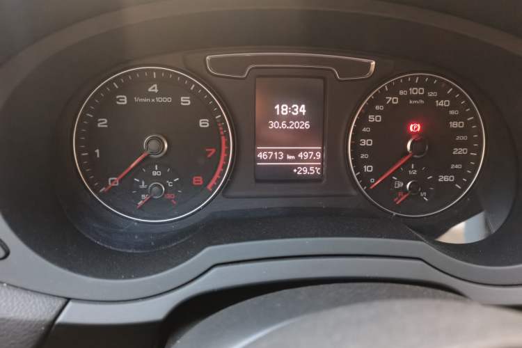 Used Audi Q3 2018 30th Anniversary Edition 35 TFSI Fashion Model Odometer Close Up