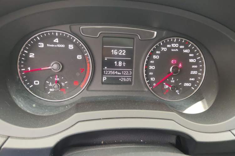 Used Audi Q3 2018 30 TFSI Fashion Edition Collector's Version Odometer Close Up