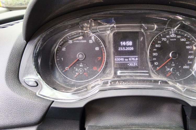 Used Audi Q3 2018 30th Anniversary Edition 30 TFSI Fashion Model Odometer Close Up